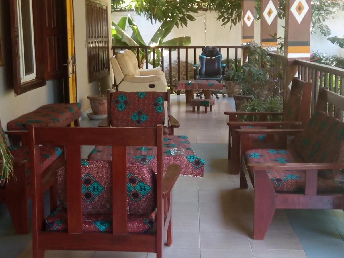 Casa Hotel Sinkiling Gambia Serrekunda Eksteriør billede