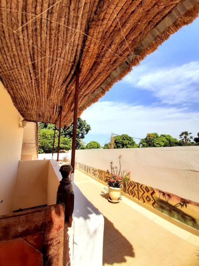 Casa Hotel Sinkiling Gambia Serrekunda Eksteriør billede