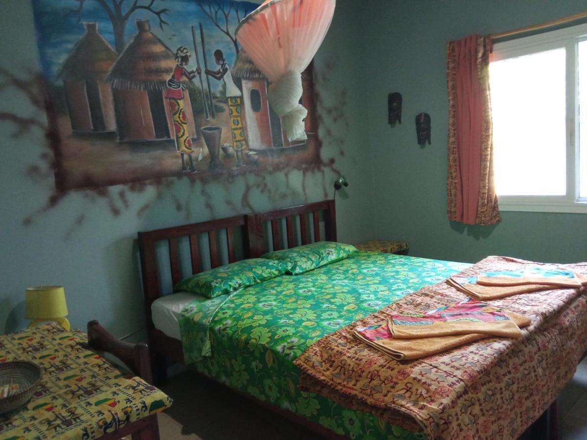 Casa Hotel Sinkiling Gambia Serrekunda Eksteriør billede