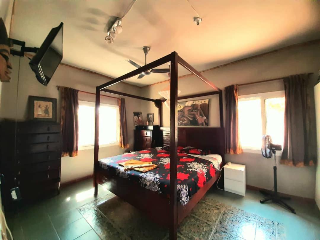 Casa Hotel Sinkiling Gambia Serrekunda Eksteriør billede
